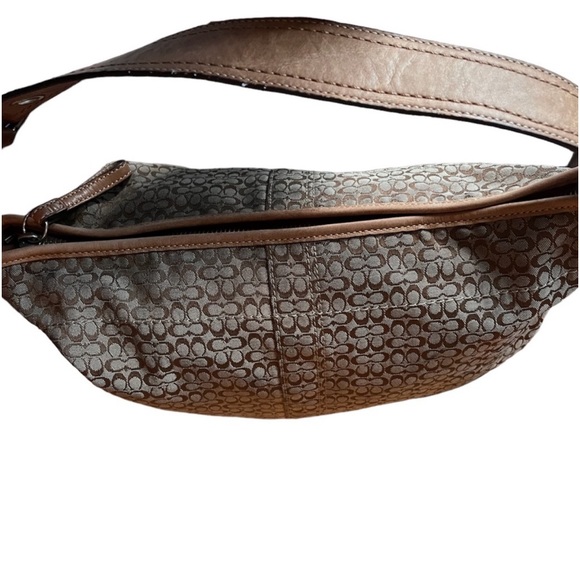 Coach 100% Authentic CC logo shoulder bag. Hobo - Picture 8 of 16